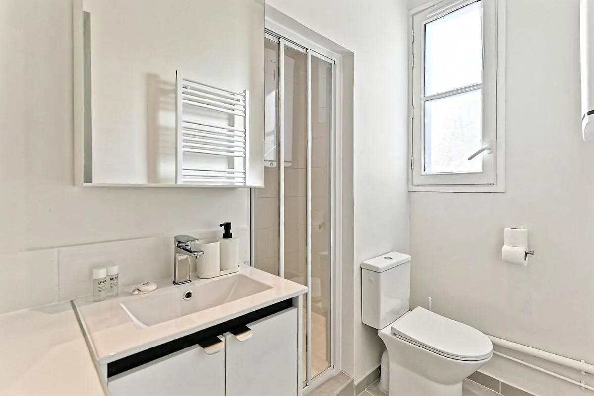 Convenient Apartment Near Gare De Lyon Paris